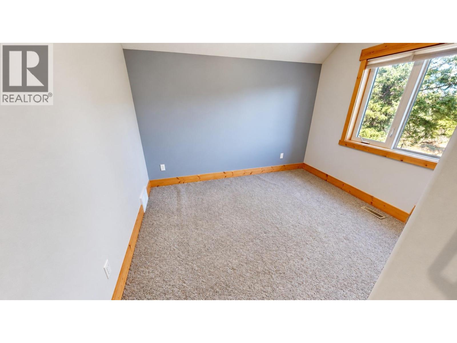#3 1630 Johnston Road - 12