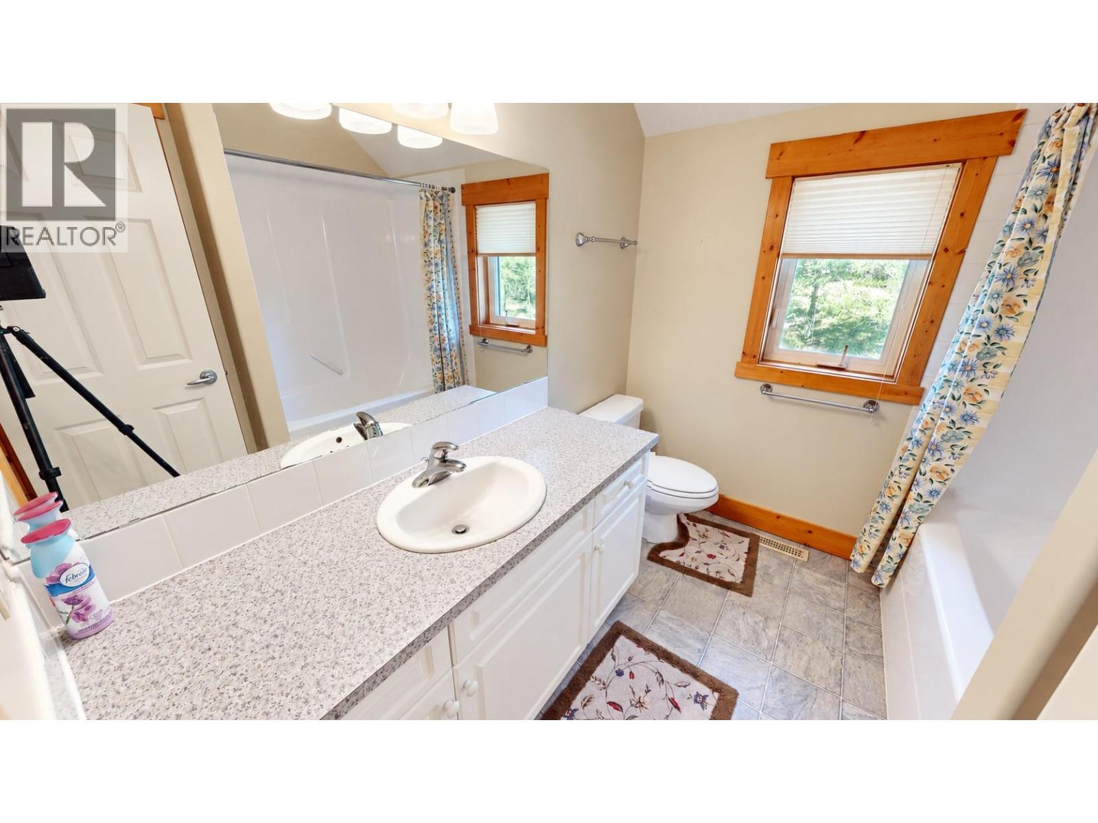 #3 1630 Johnston Road - 13
