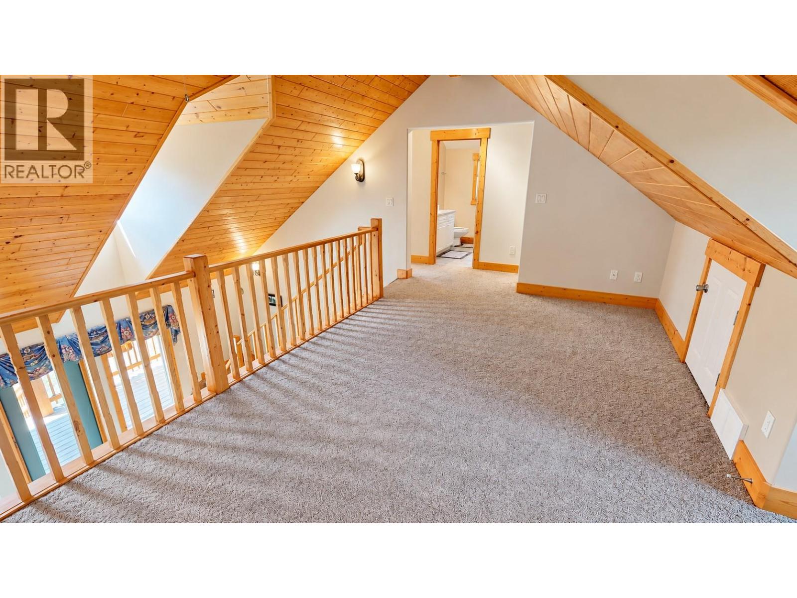 #3 1630 Johnston Road - 16