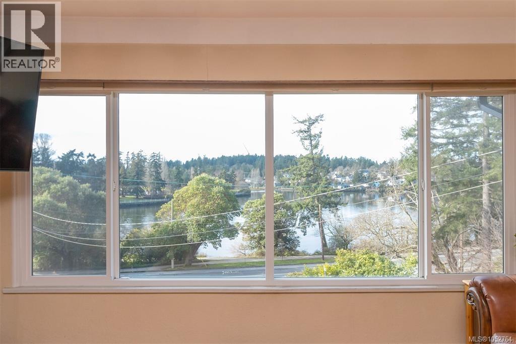  368 Gorge Road West, Saanich