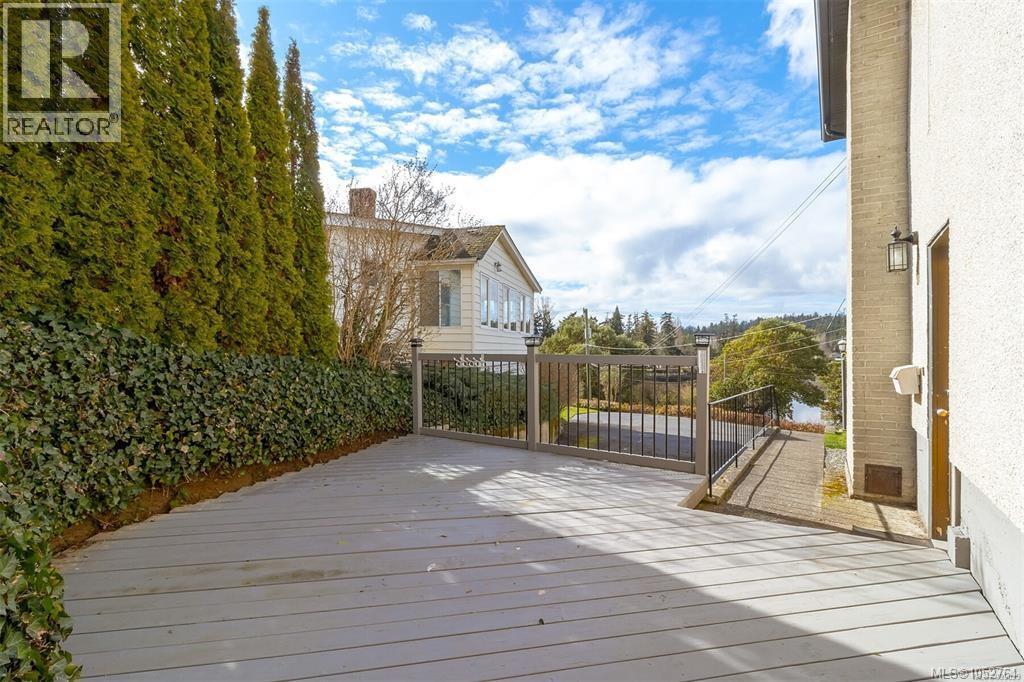  368 Gorge Road West, Saanich