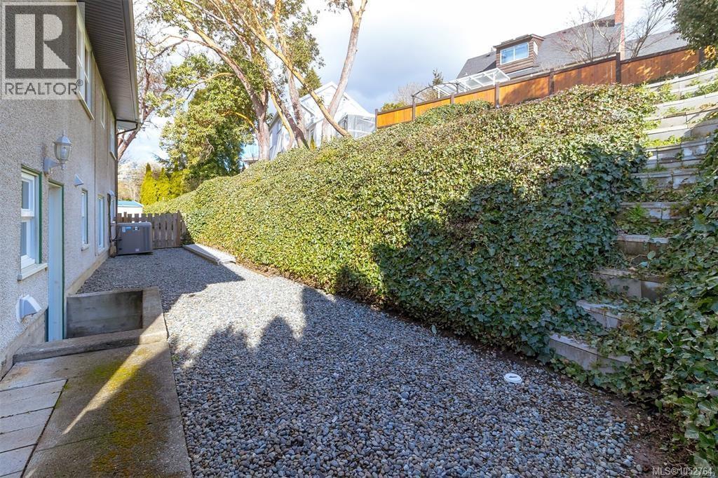 368 Gorge Rd W - 32