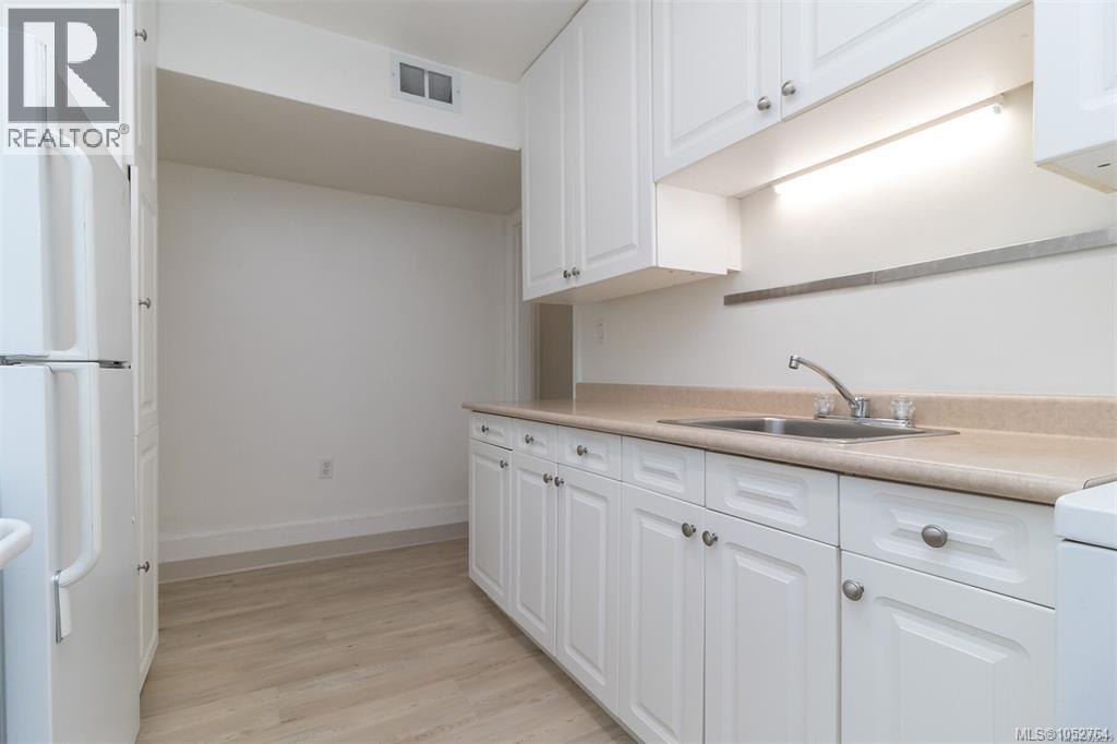  368 Gorge Road West, Saanich