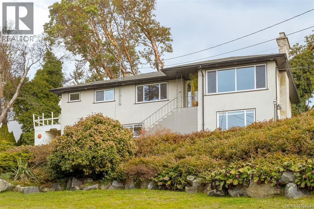  368 Gorge Road West, Saanich