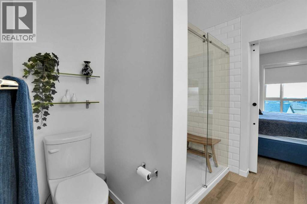 2414, 33 Carringham Gate NW photo 35