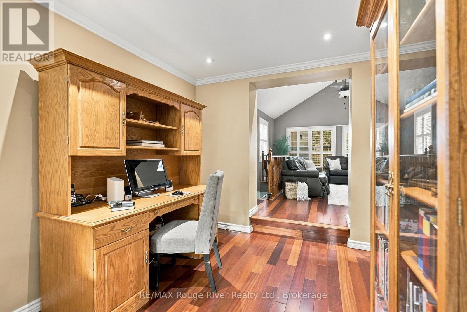 709 Athol Street, Whitby, ON photo 14