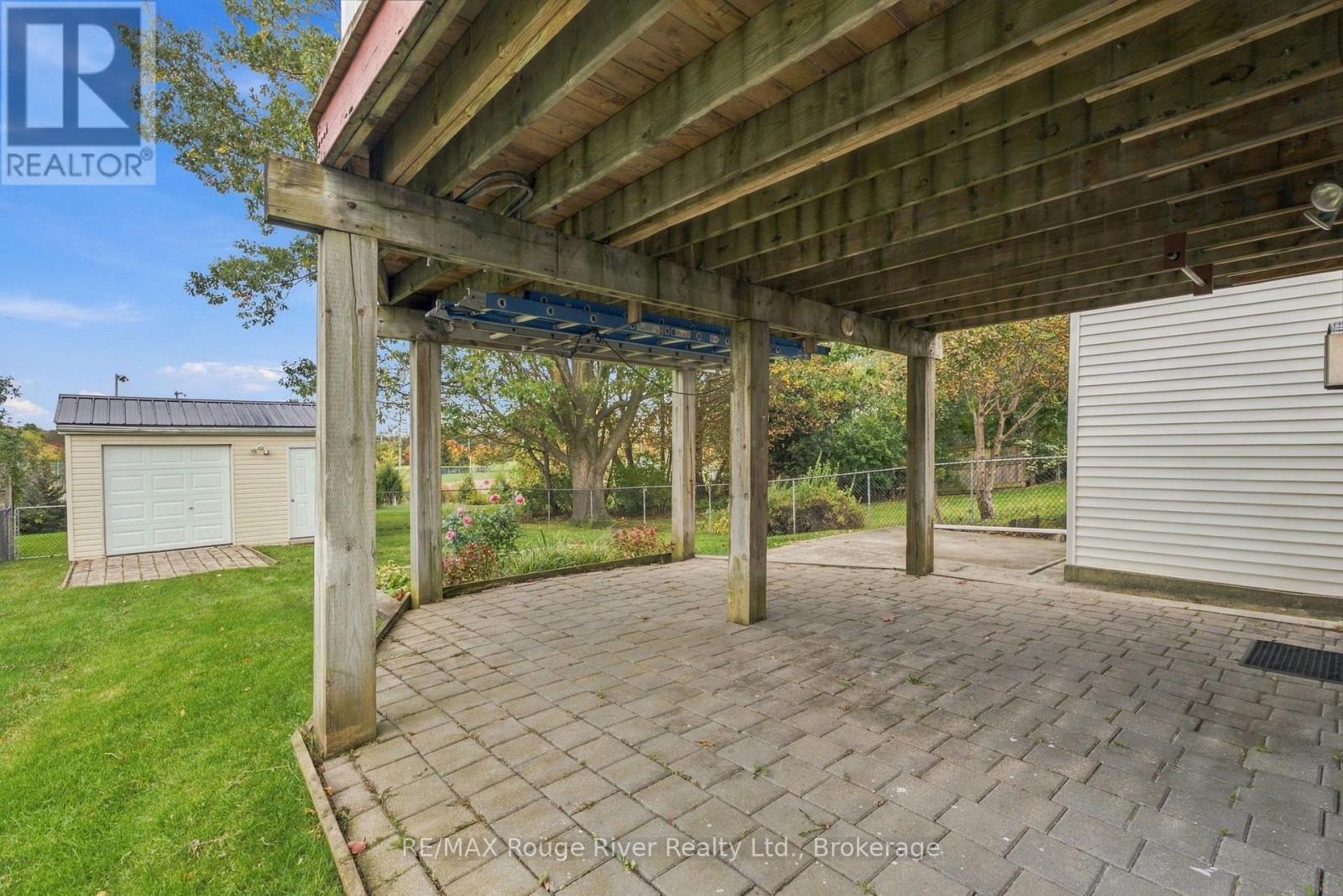 709 Athol Street, Whitby, ON photo 37