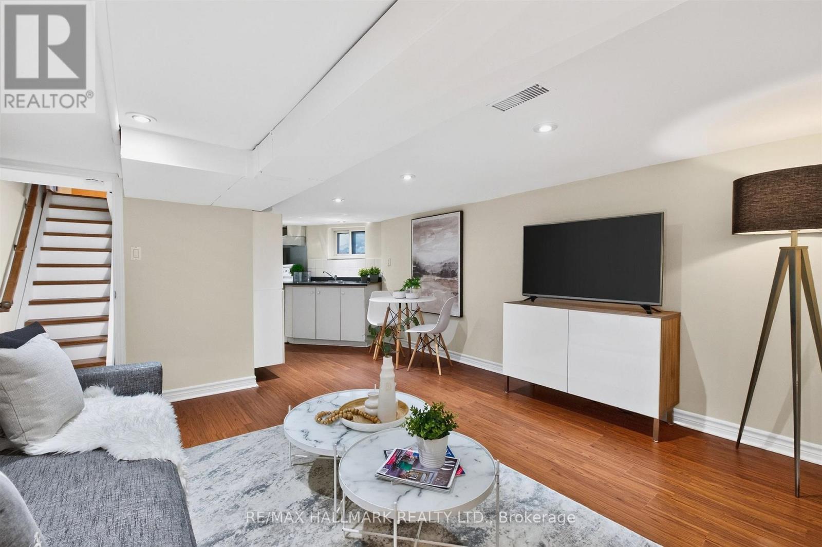384A Montrose Avenue, Toronto, ON photo 22