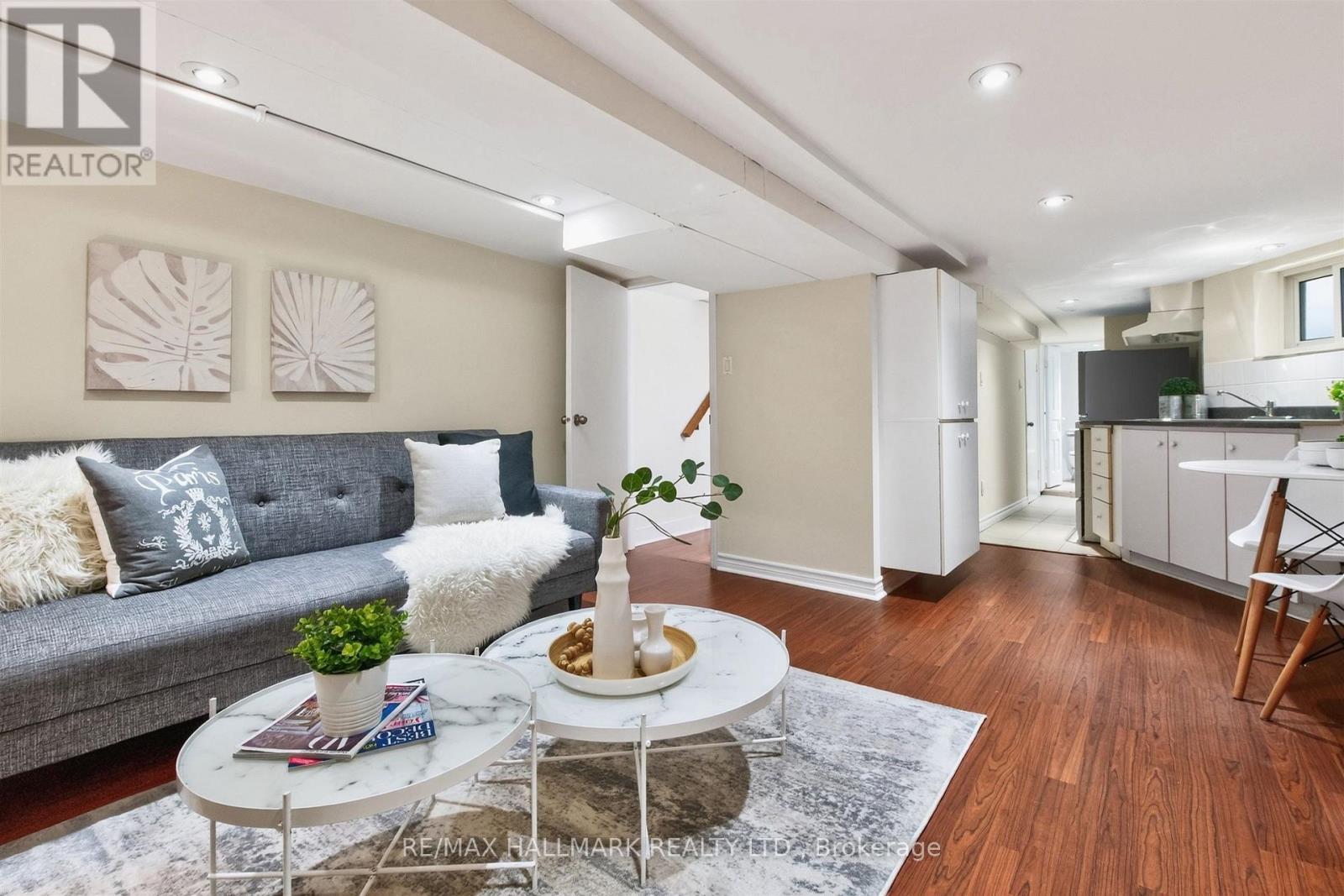 384A Montrose Avenue, Toronto, ON photo 23