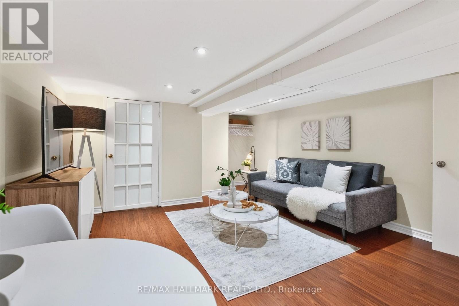 384A Montrose Avenue, Toronto, ON photo 24