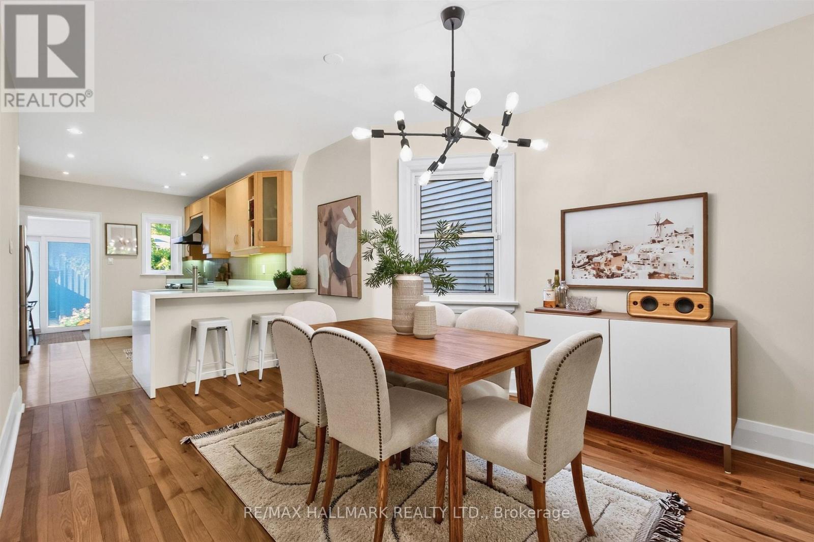 384A Montrose Avenue, Toronto, ON photo 6