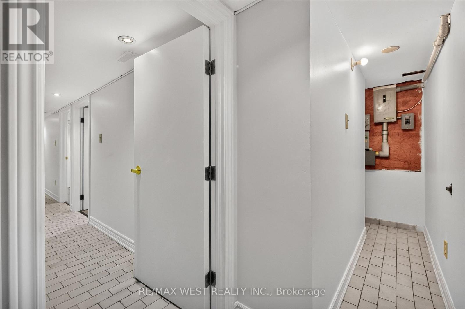 LOWER - 722 DUFFERIN STREET, Toronto (Little Portugal) — photo 5