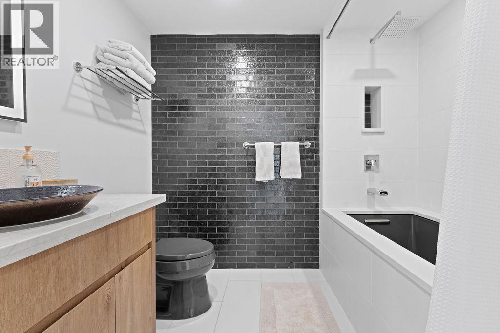 Photo of 227 CENTENNIAL PARKWAY 22