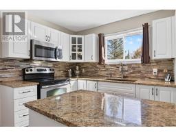 562 Bayview Drive, Whitewater Region, ON K0J2L0 Photo 12