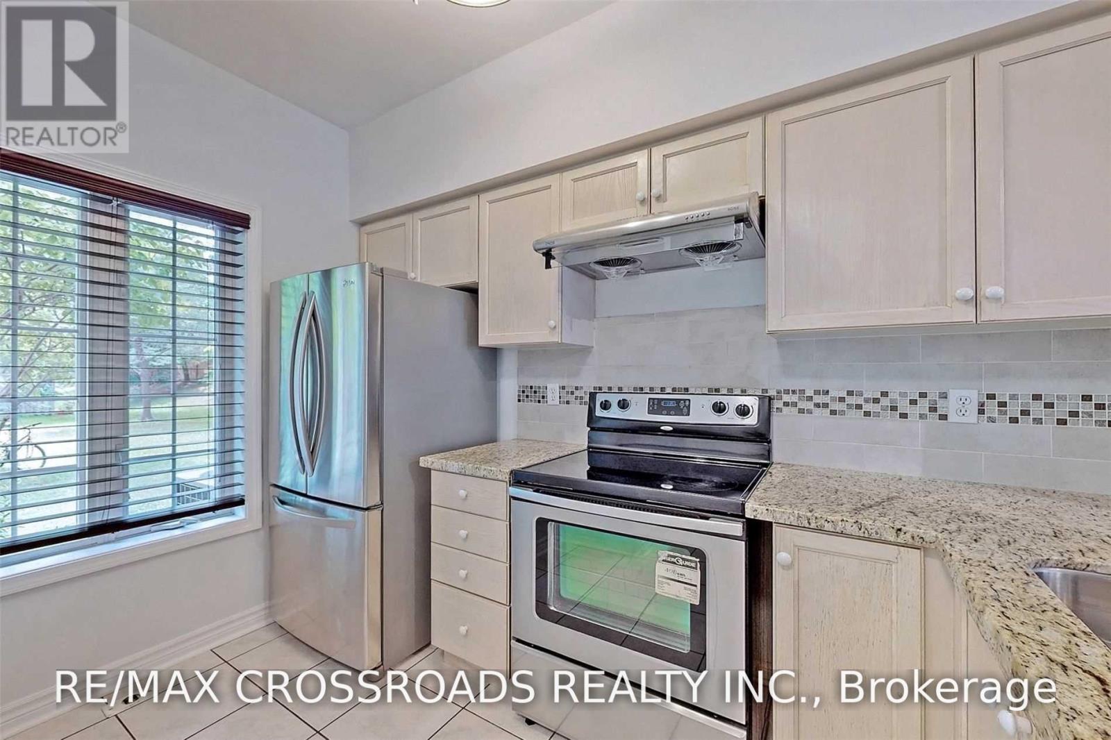 9- 22 St Moritz Way, Markham, ON photo 6