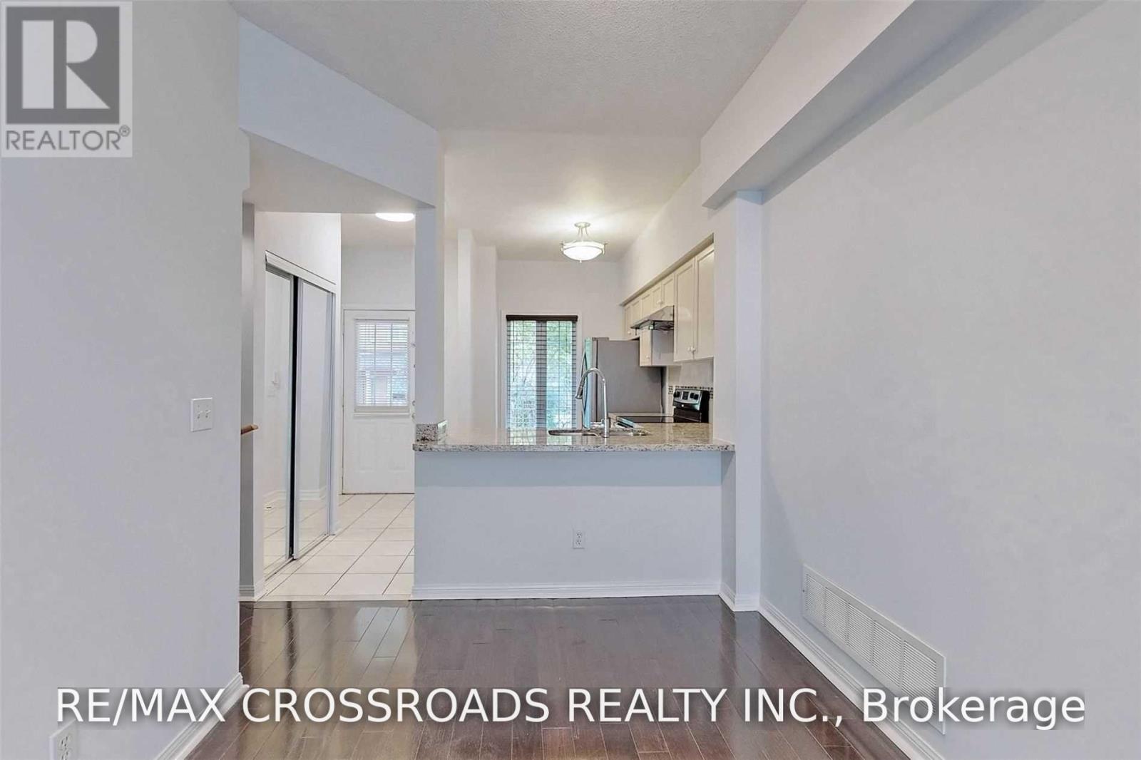 9- 22 St Moritz Way, Markham, ON photo 8