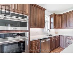 Kitchen - 63 Wood Crescent, Essa, ON L3W0M5 Photo 9