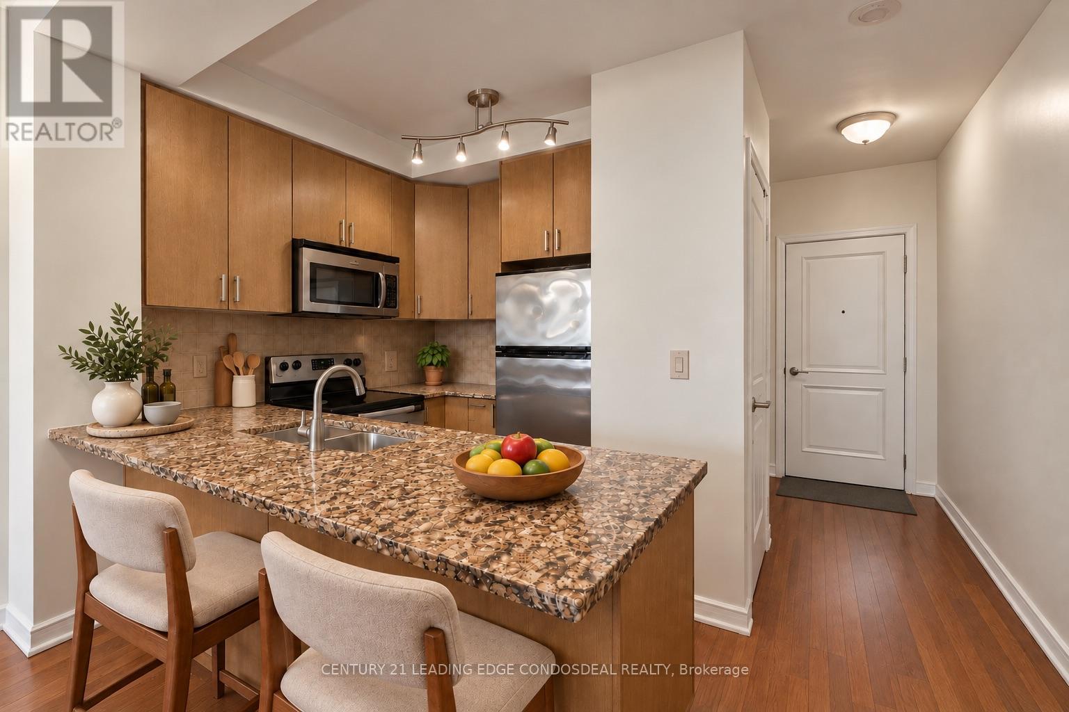 301- 9235 Jane Street, Vaughan, ON photo 3