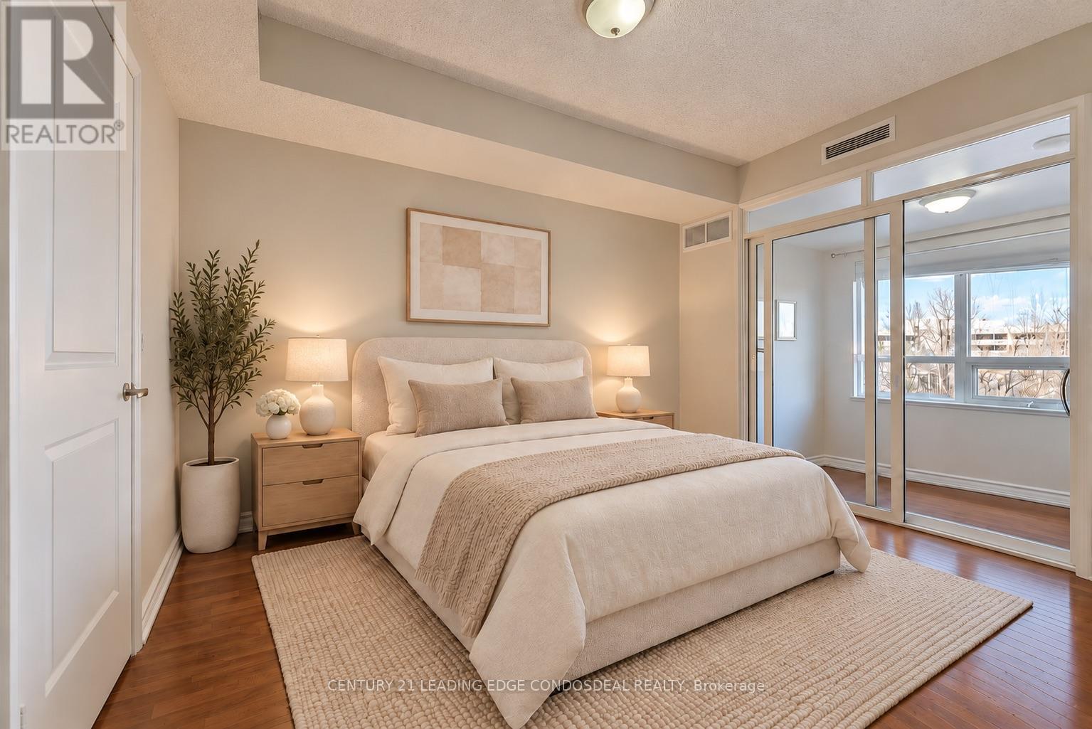 301- 9235 Jane Street, Vaughan, ON photo 5
