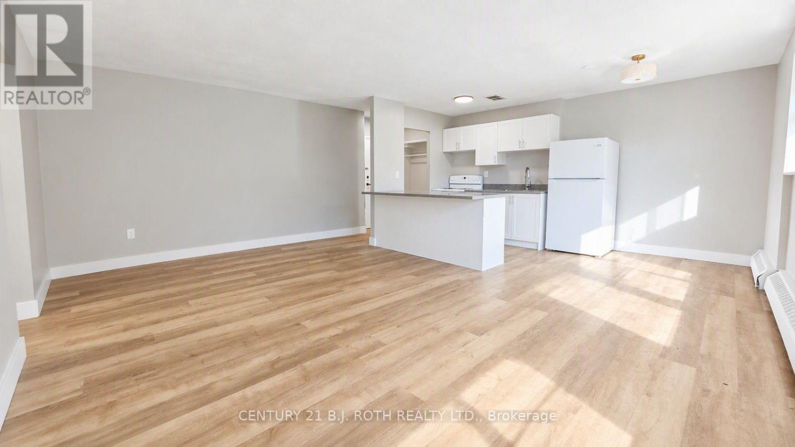 103-98 Holgate Street, Barrie photo 9