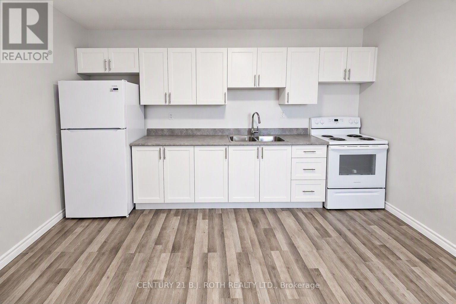 405-90 Holgate Street, Barrie photo 13