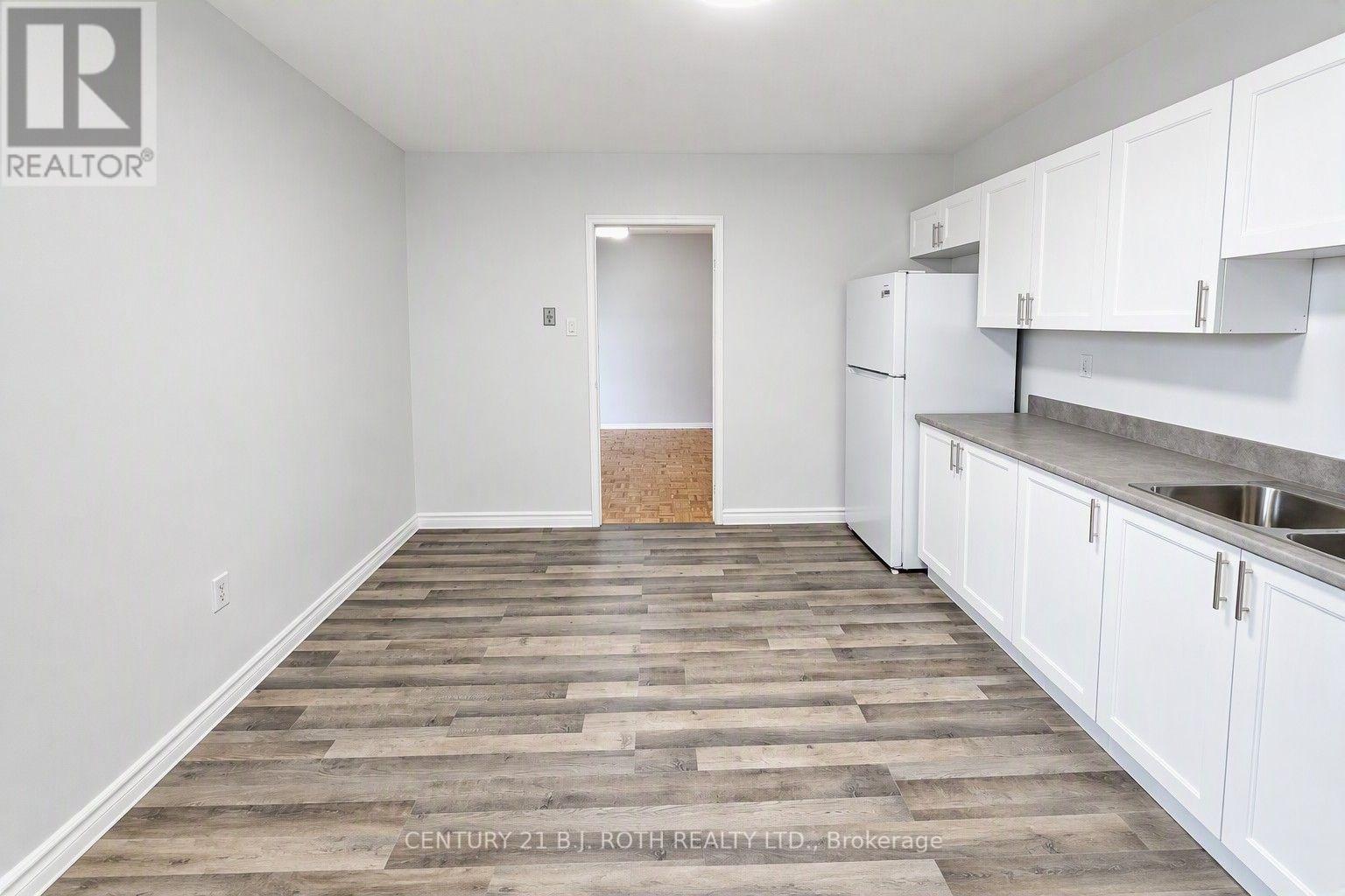 405-90 Holgate Street, Barrie photo 16