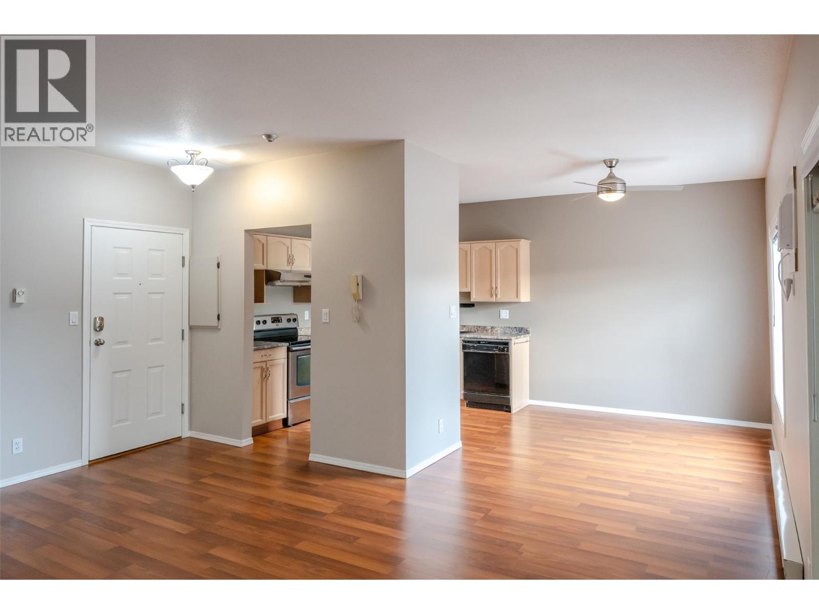 650 MCKINNEY Road Unit# 325, Oliver - Image 1