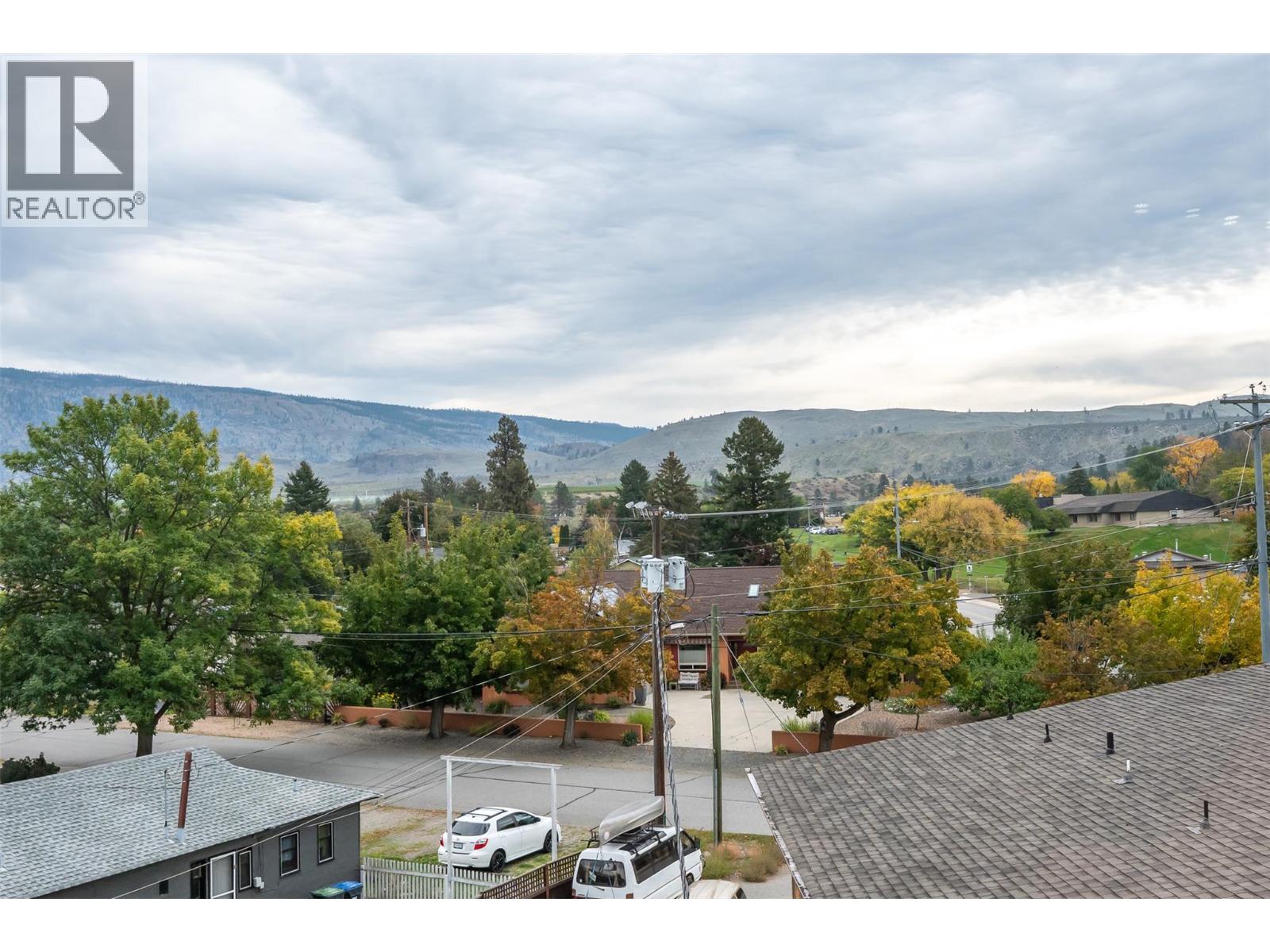 650 MCKINNEY Road Unit# 325, Oliver - Image 1