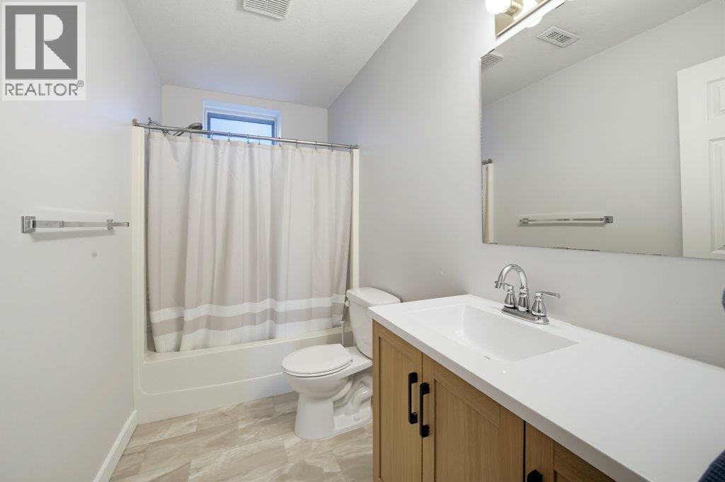 1570 16 Avenue SE - 14