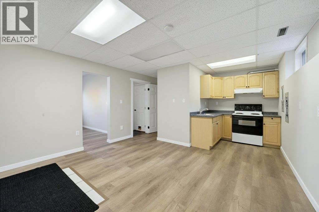 1570 16 Avenue SE - 16