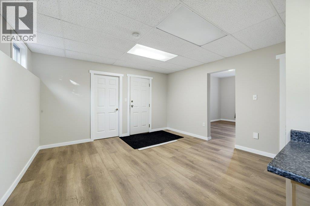 1570 16 Avenue SE - 18