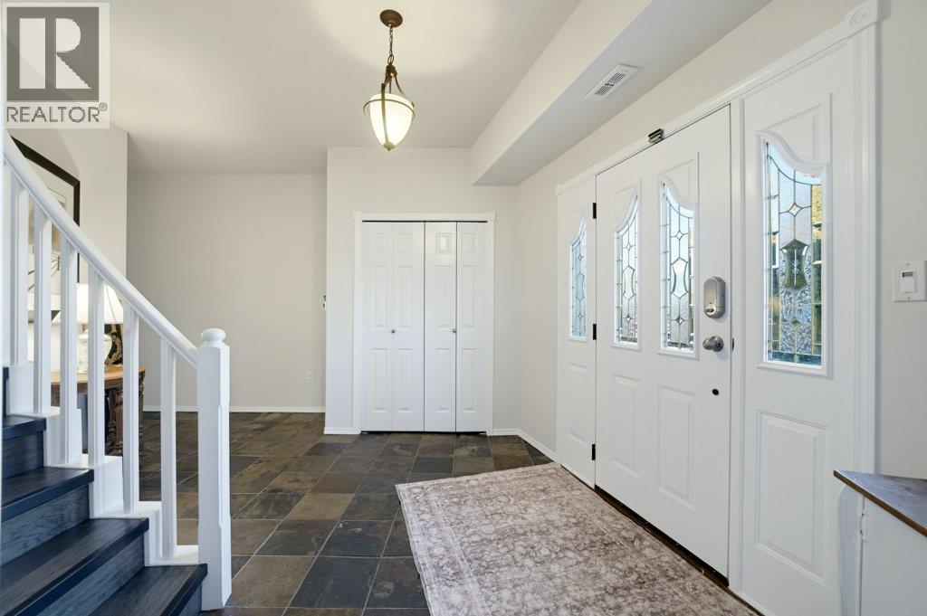 1570 16 Avenue SE - 8