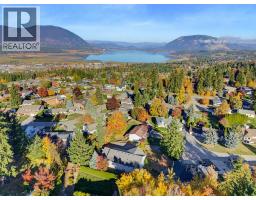 Foyer - 1570 16 Avenue Se, Salmon Arm, BC V1E2M7 Photo 6