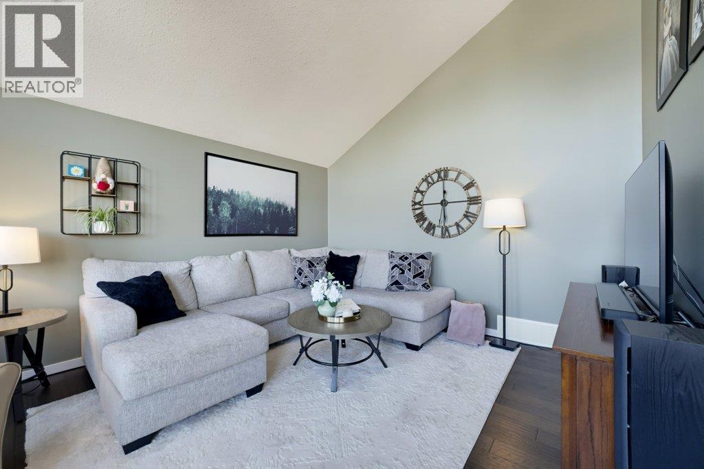 1570 16 Avenue SE - 31