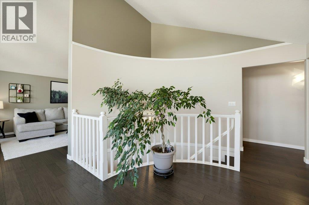 1570 16 Avenue SE - 34