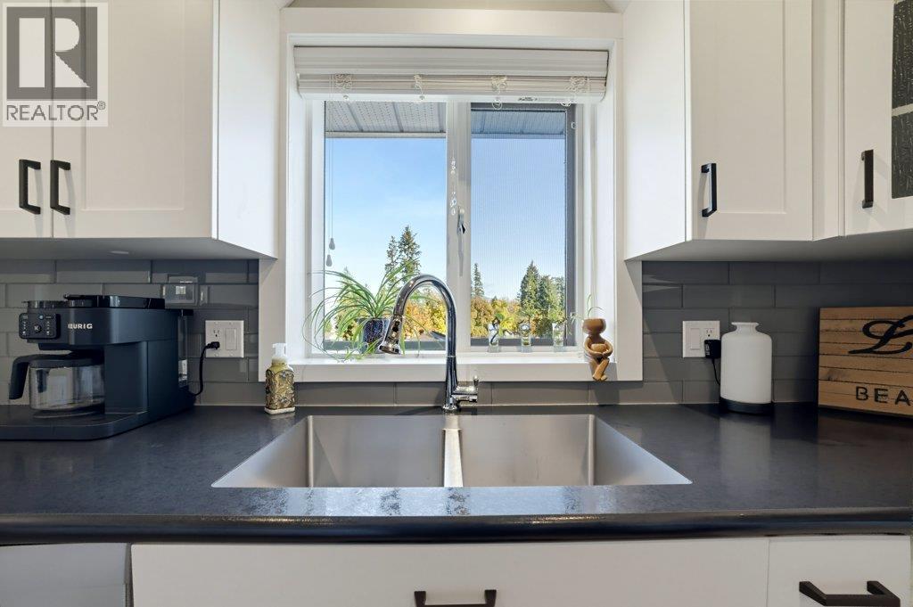 1570 16 Avenue SE - 39