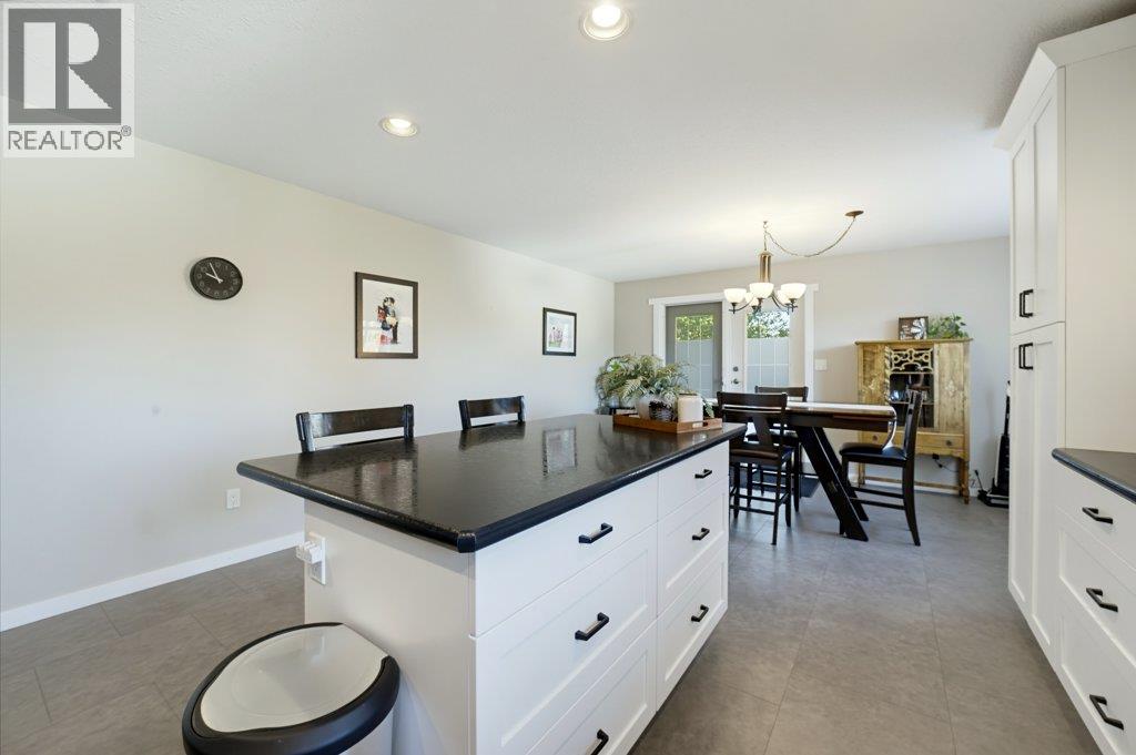1570 16 Avenue SE - 42
