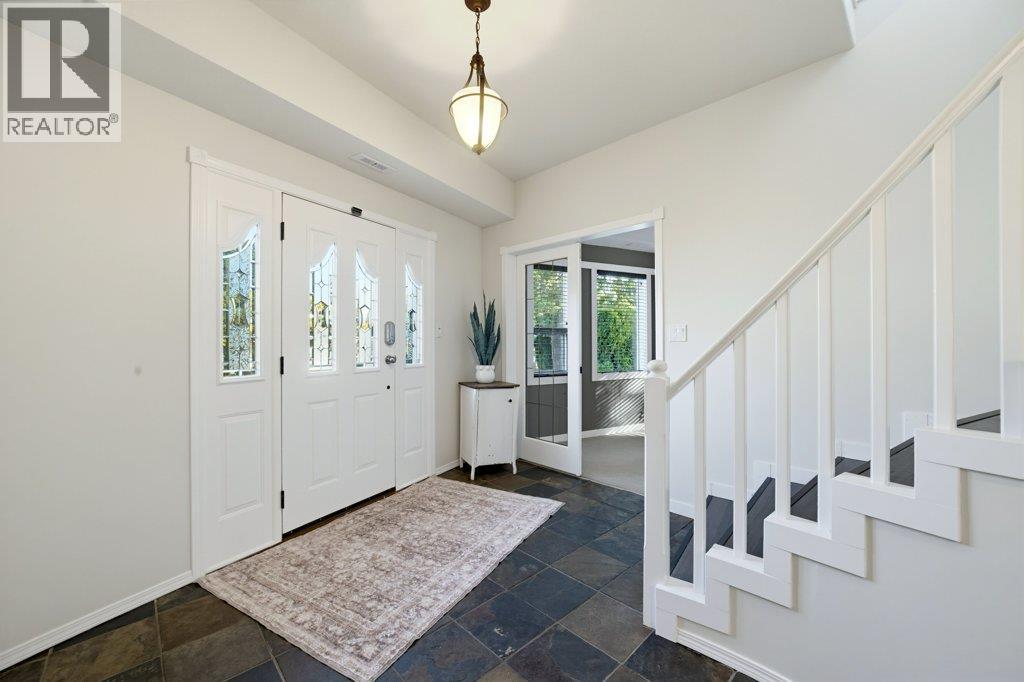 1570 16 Avenue SE - 7