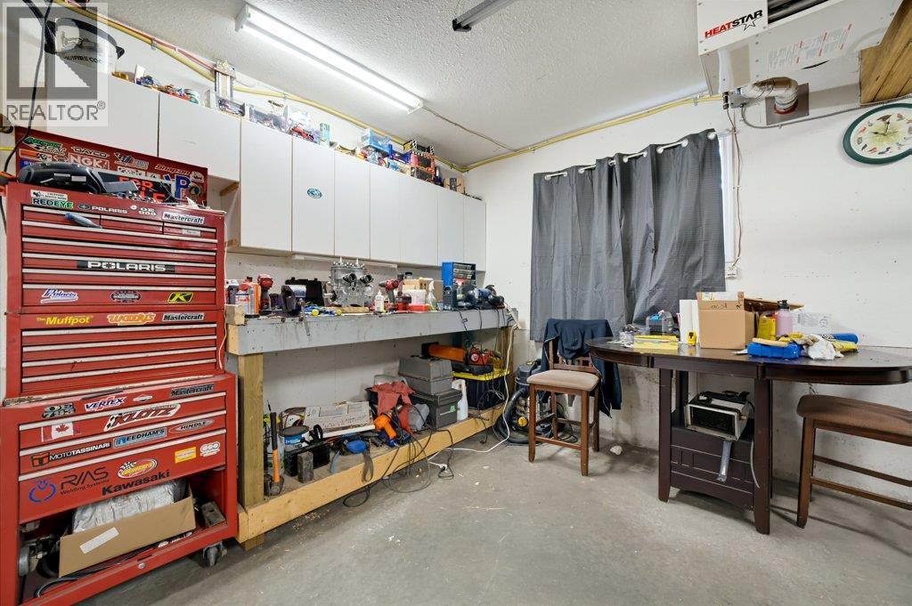 1570 16 Avenue SE - 66
