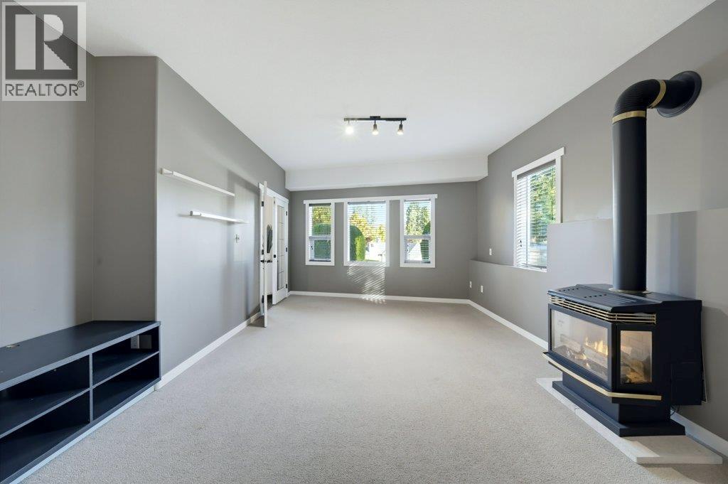 1570 16 Avenue SE - 12