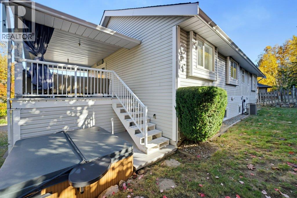 1570 16 Avenue SE - 86