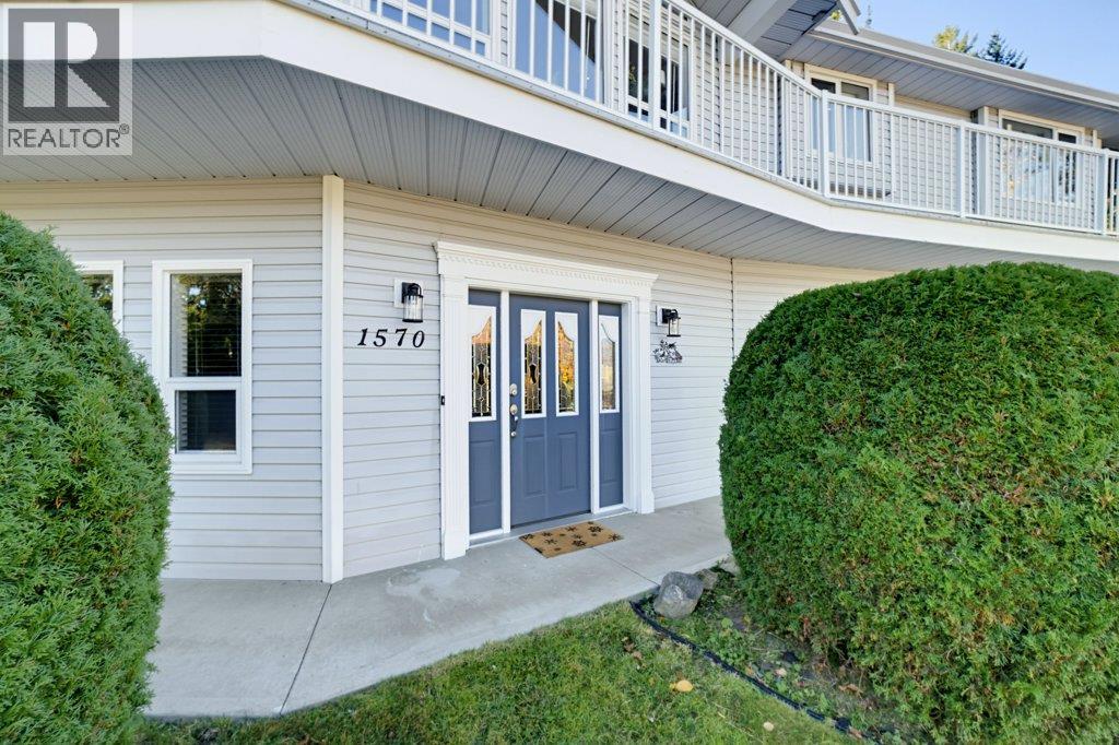 1570 16 Avenue SE - 76