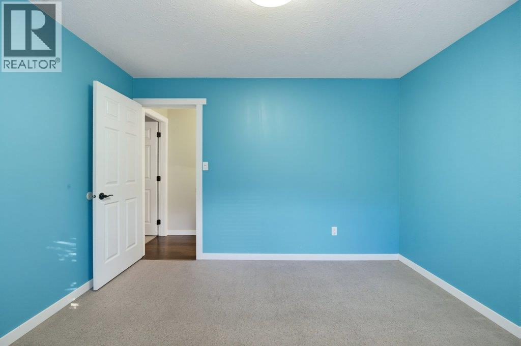 1570 16 Avenue SE - 58