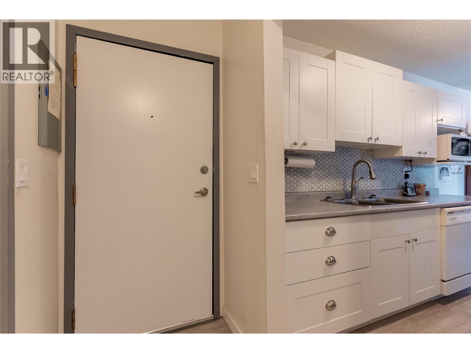#218 280 Alder Drive - 4