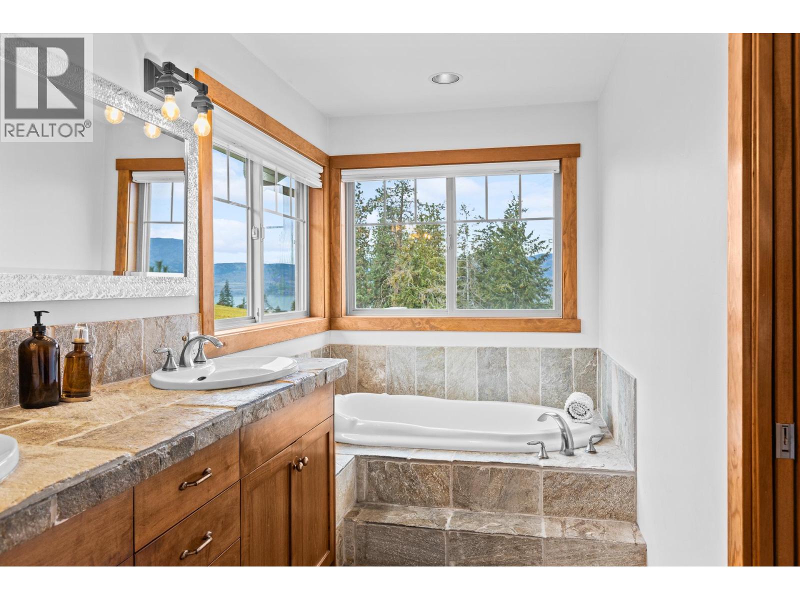 478 Okaview Road, Kelowna