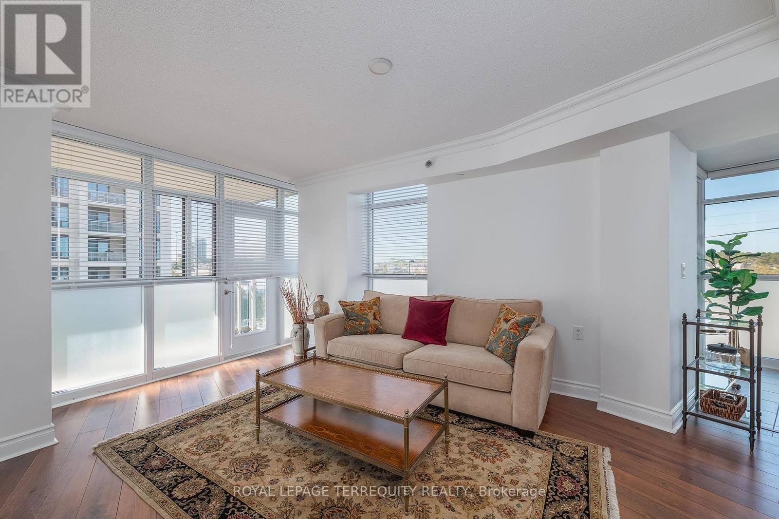 #506 3 MARINE PARADE DRIVE - 11