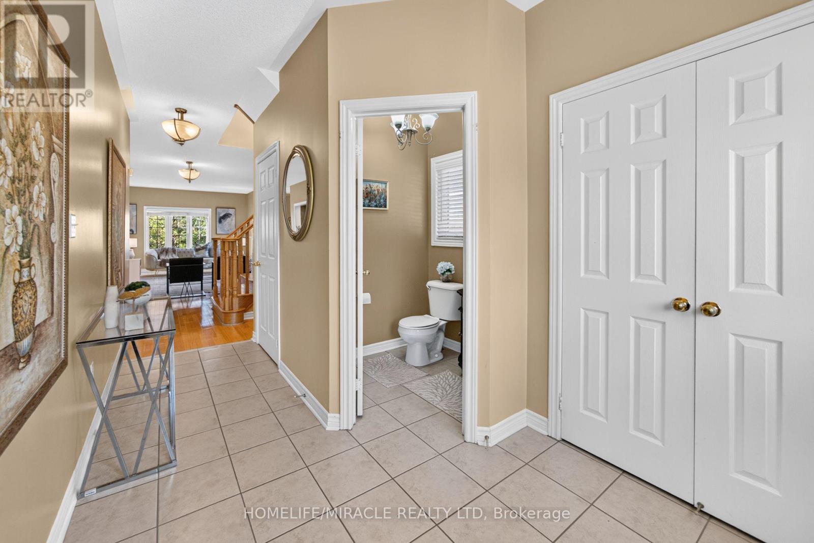 58 Sir Jacobs Crescent, Brampton, ON photo 5