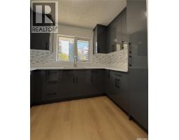 Family room - 310 Vancouver Avenue S, Saskatoon, SK S7M3N1 Photo 8