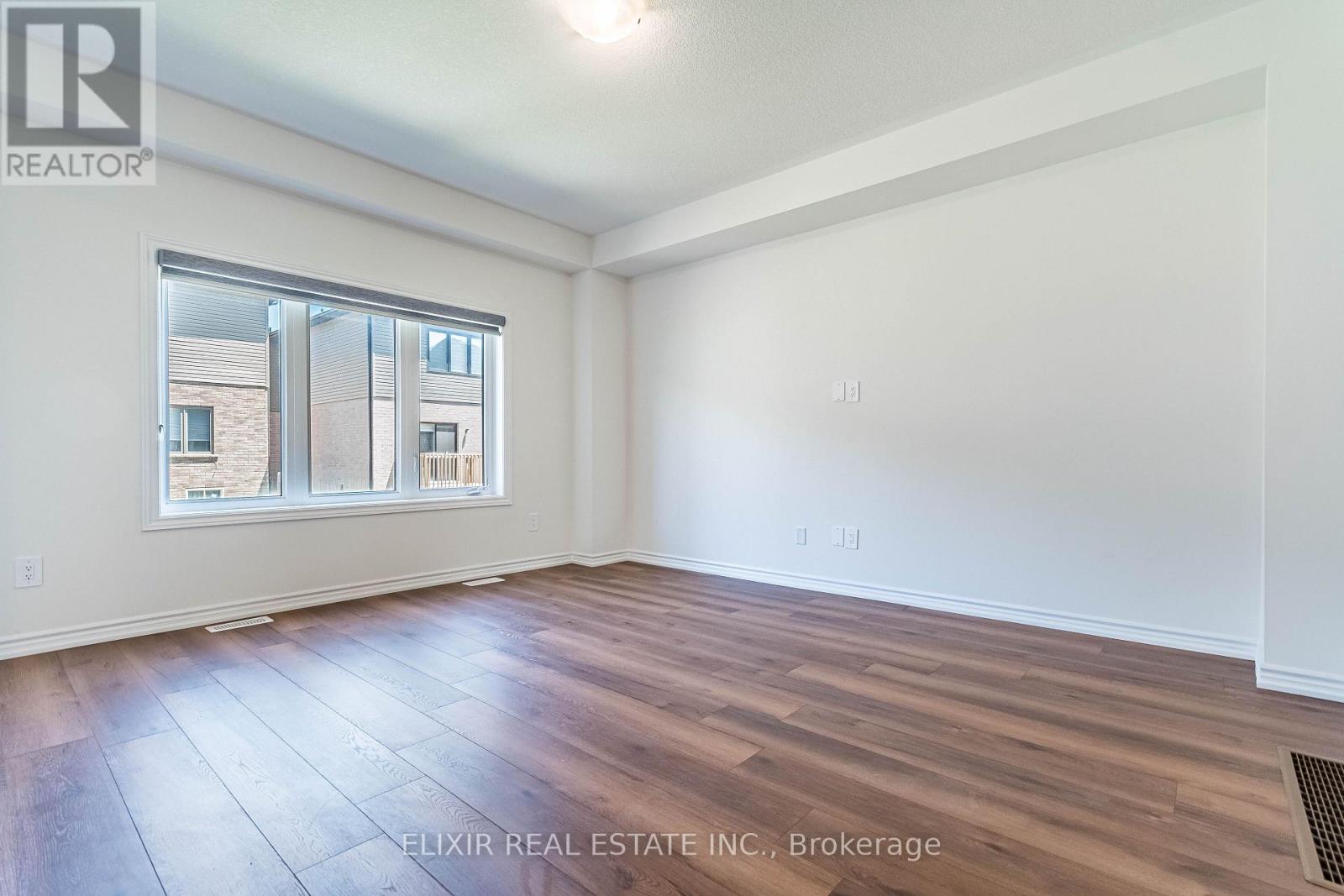 11 Brewis Street, Brant, ON photo 8
