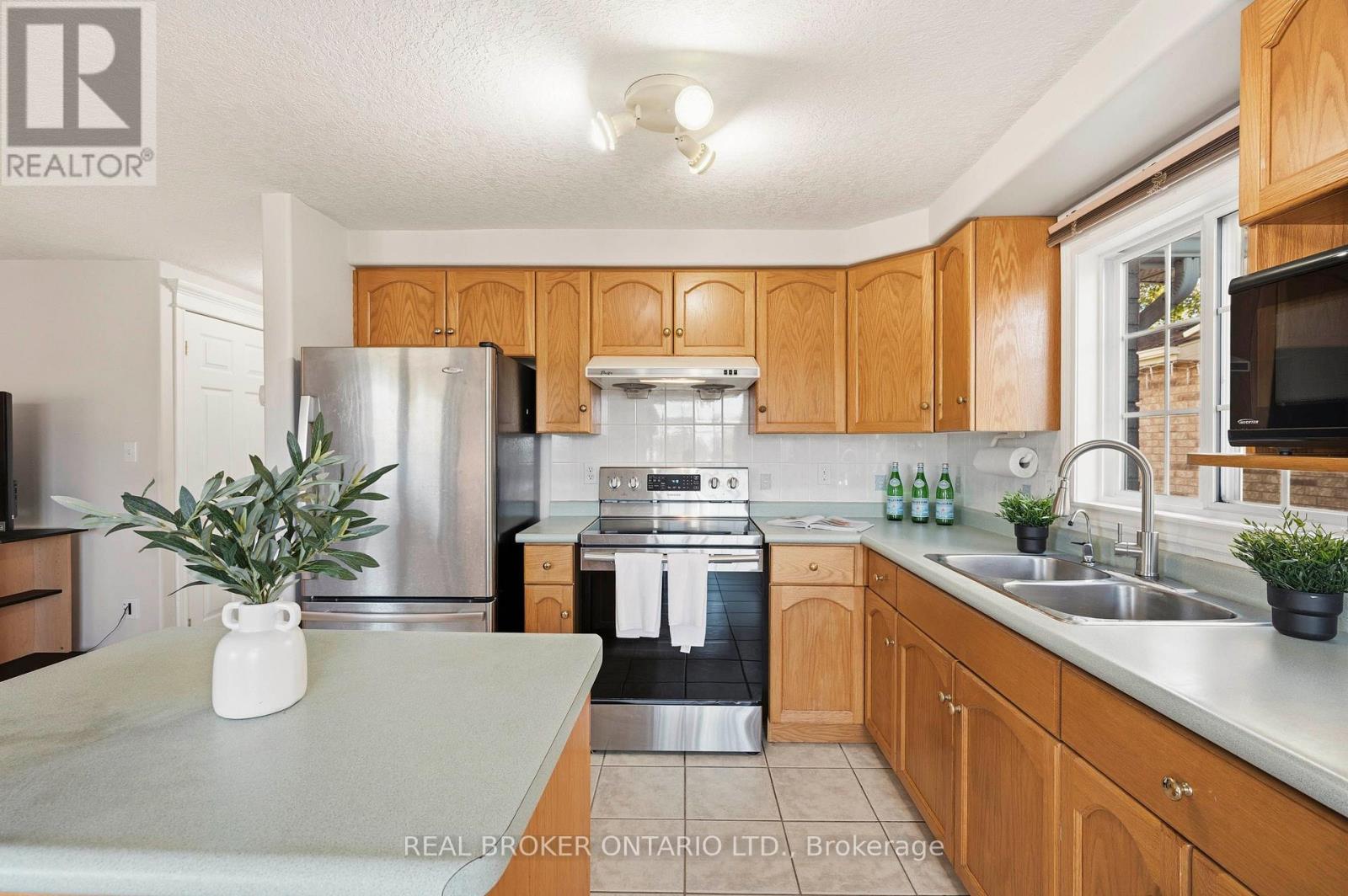 26 Castlebury Drive, Guelph, ON photo 7